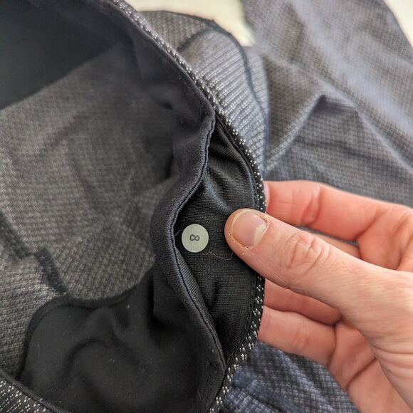 Lululemon grey black white diamond pattern leggings 8 - Picture 2 of 6